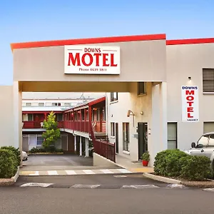 Motel Downs