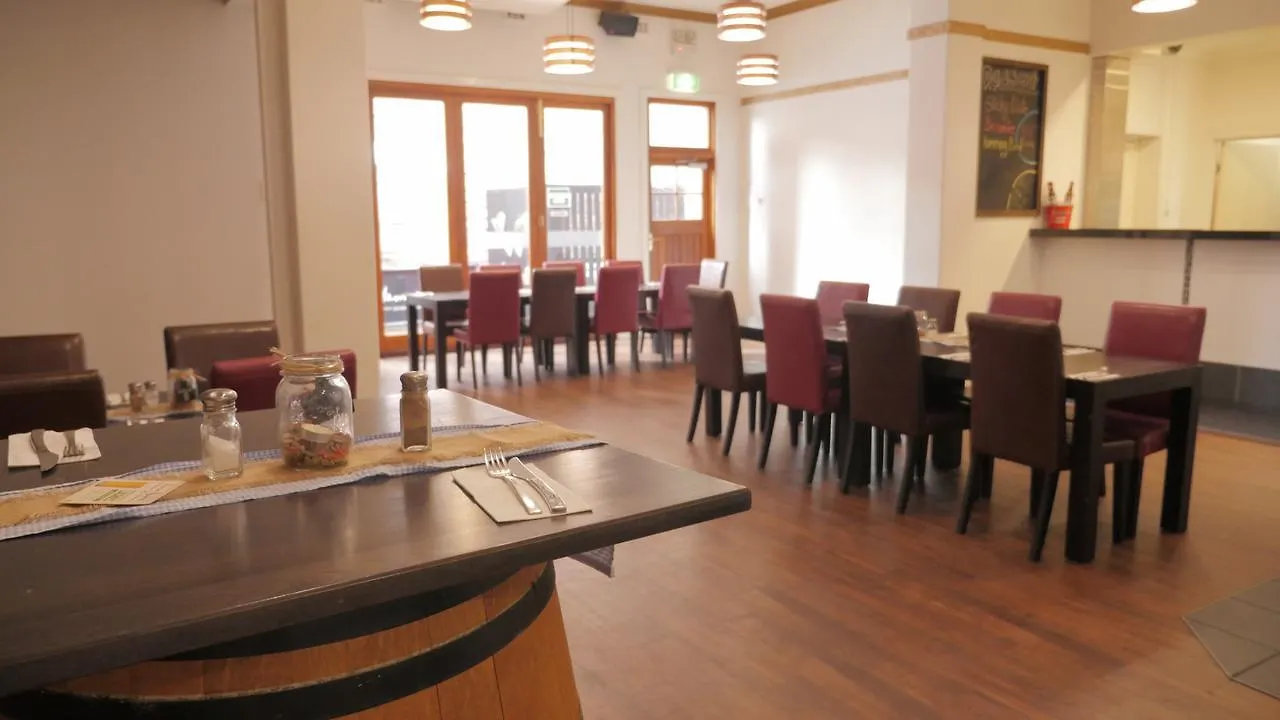 **  National Hotel Toowoomba Australia
